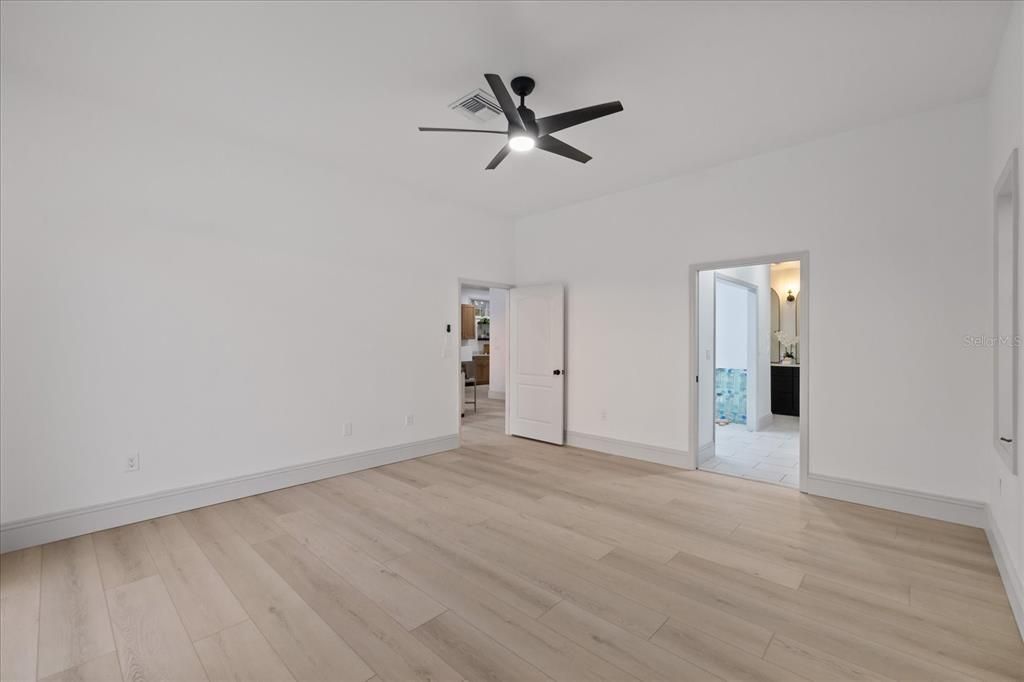 For Sale: $1,150,000 (3 beds, 2 baths, 3482 Square Feet)