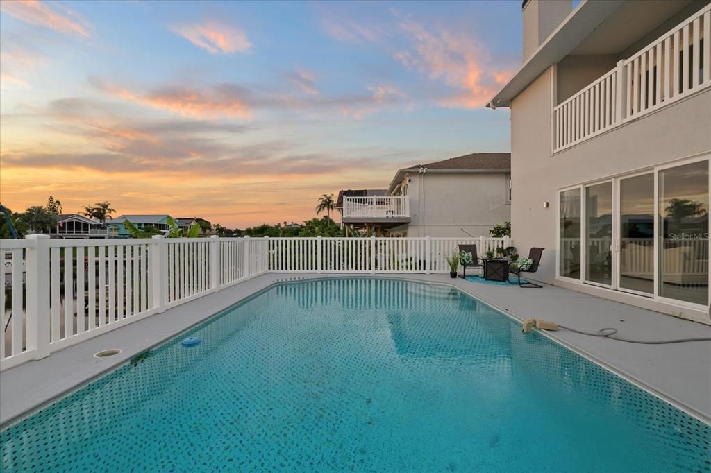 For Sale: $1,150,000 (3 beds, 2 baths, 3482 Square Feet)