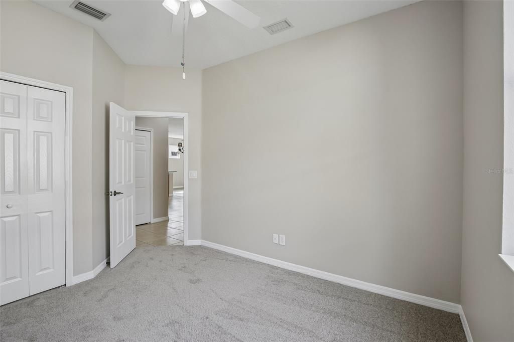 Activo con contrato: $339,900 (4 camas, 2 baños, 1997 Pies cuadrados)