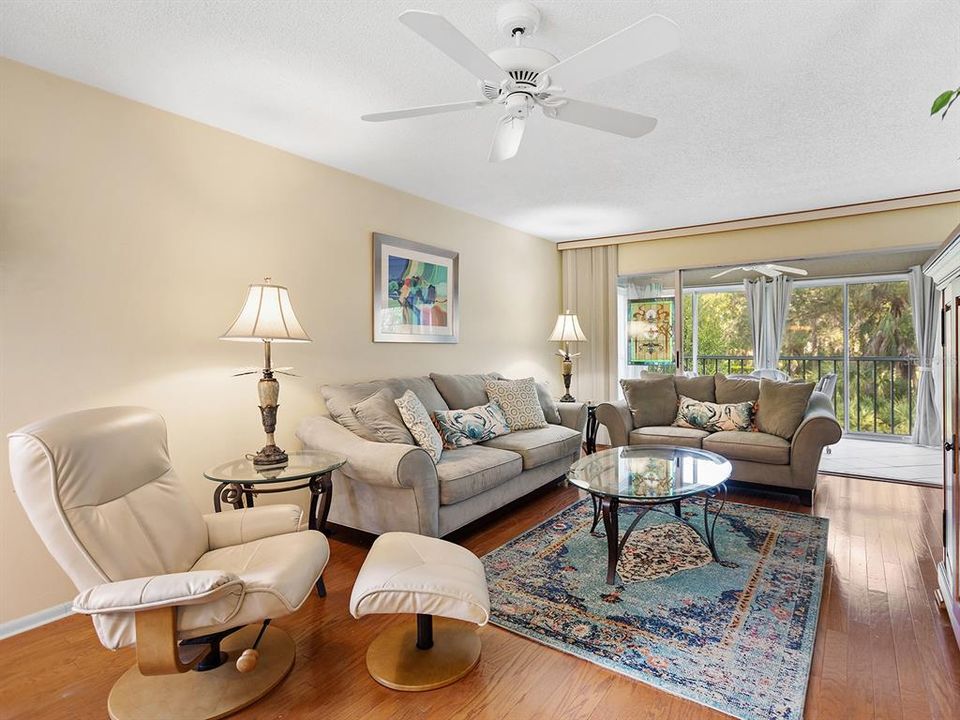 For Rent: $2,500 (2 beds, 2 baths, 1182 Square Feet)