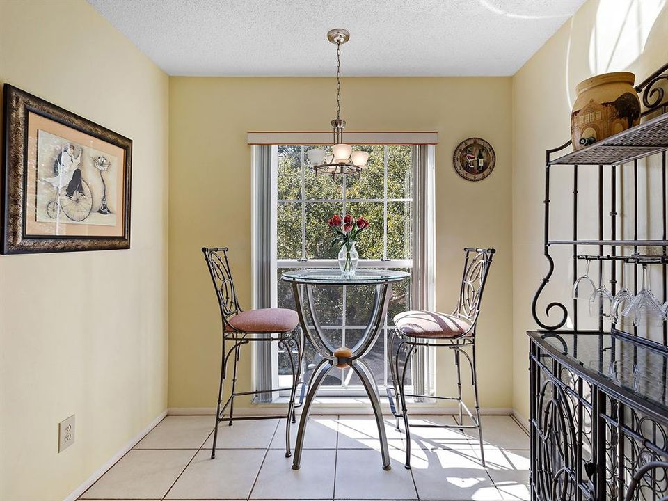 For Rent: $2,500 (2 beds, 2 baths, 1182 Square Feet)