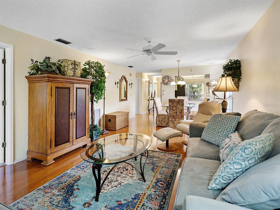 For Rent: $2,500 (2 beds, 2 baths, 1182 Square Feet)