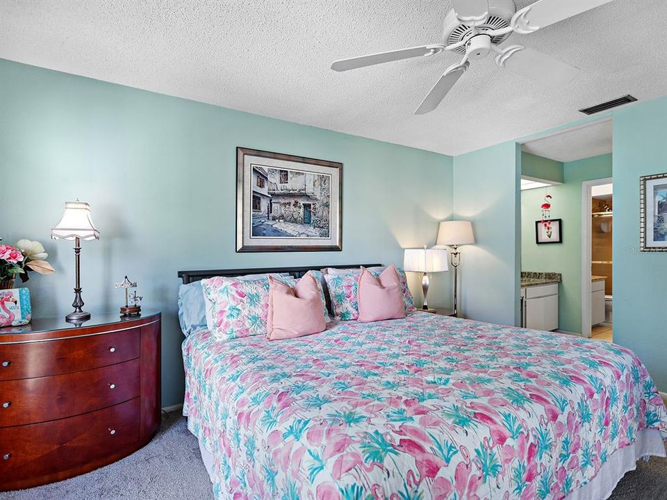 For Rent: $2,500 (2 beds, 2 baths, 1182 Square Feet)