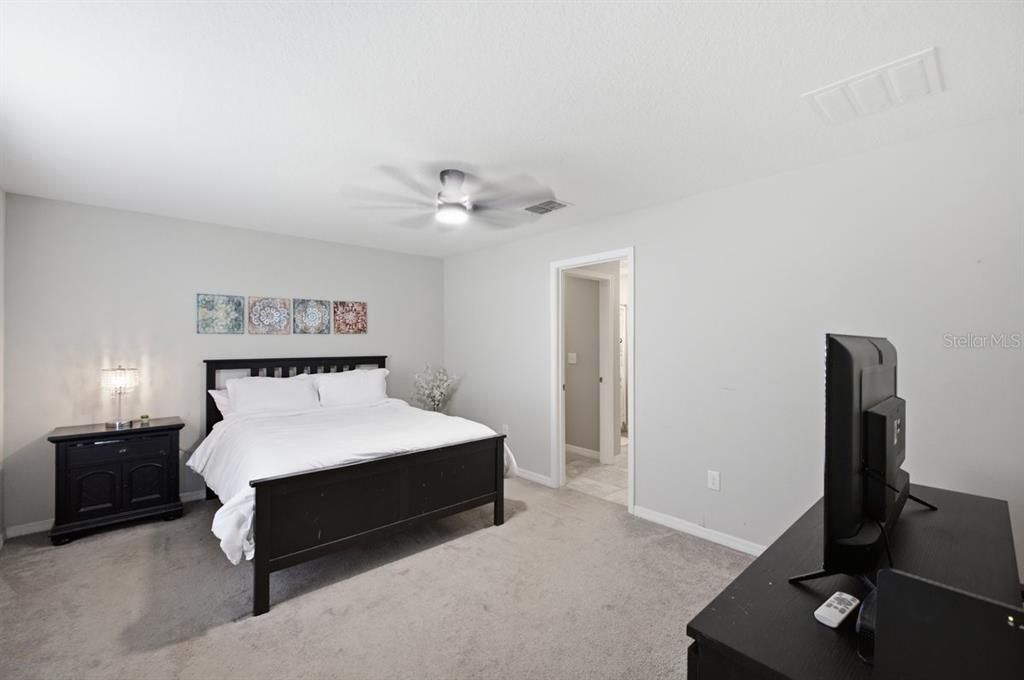 For Sale: $285,000 (3 beds, 2 baths, 1432 Square Feet)