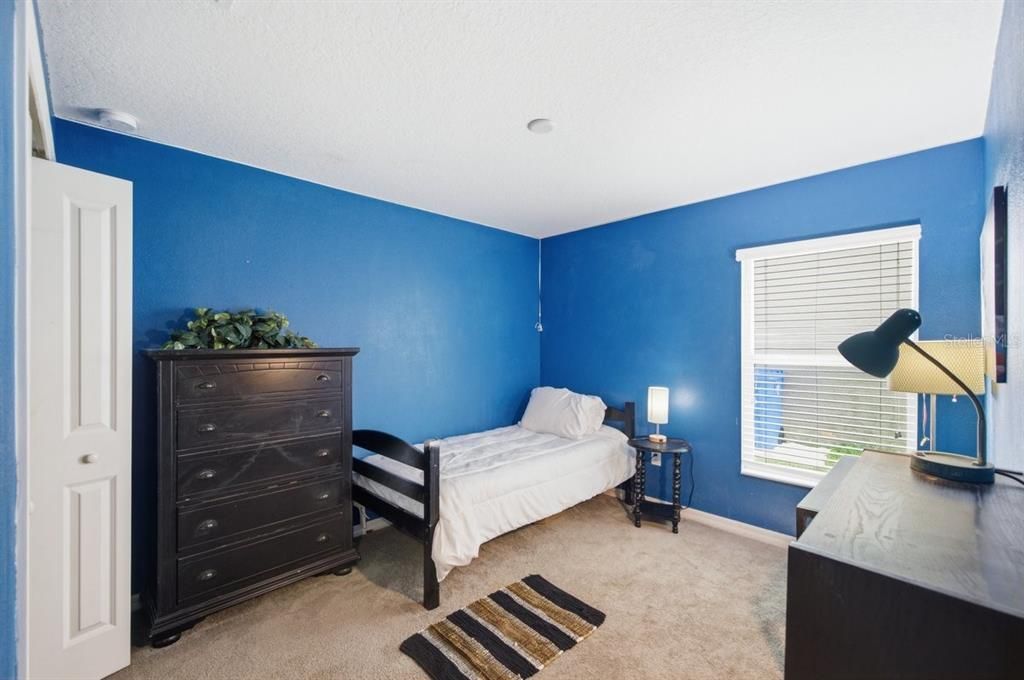 For Sale: $285,000 (3 beds, 2 baths, 1432 Square Feet)
