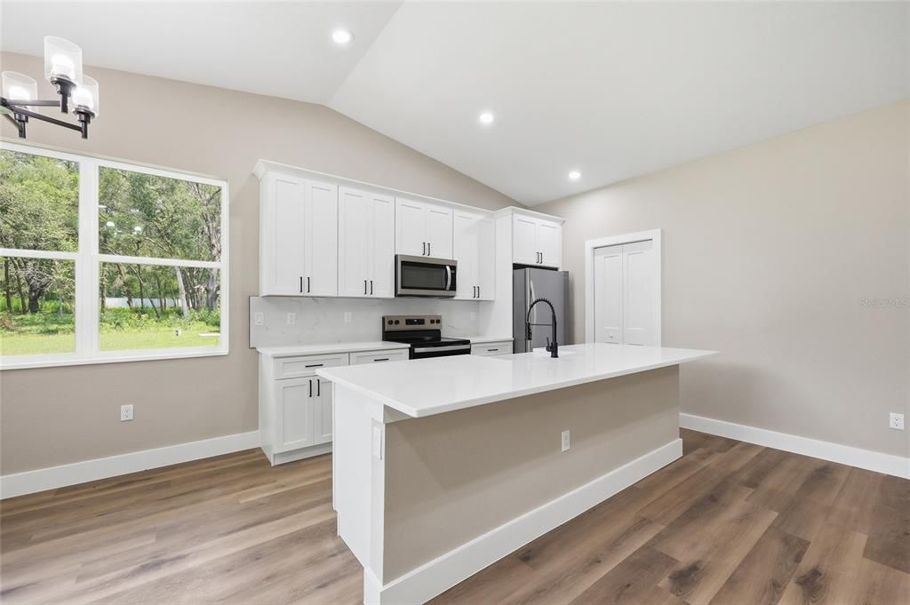 For Sale: $279,990 (3 beds, 2 baths, 1406 Square Feet)