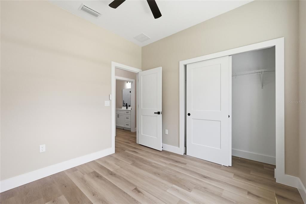 For Sale: $279,990 (3 beds, 2 baths, 1406 Square Feet)
