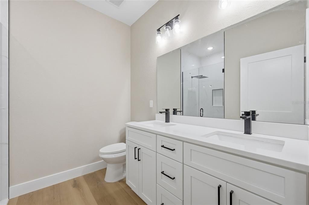 For Sale: $279,990 (3 beds, 2 baths, 1406 Square Feet)