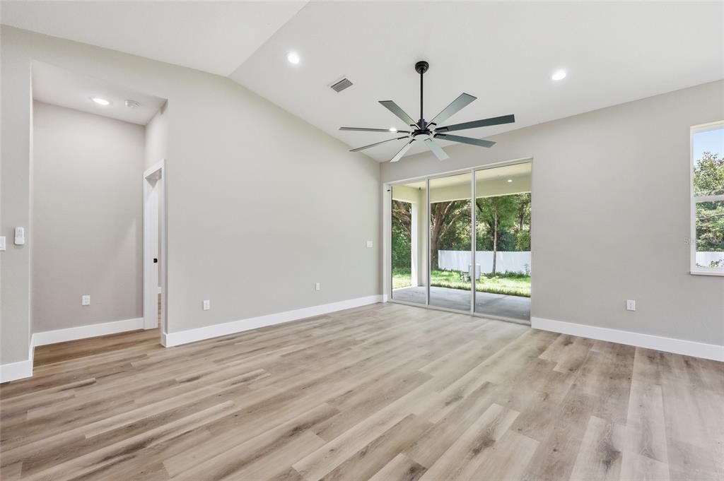 For Sale: $279,990 (3 beds, 2 baths, 1406 Square Feet)