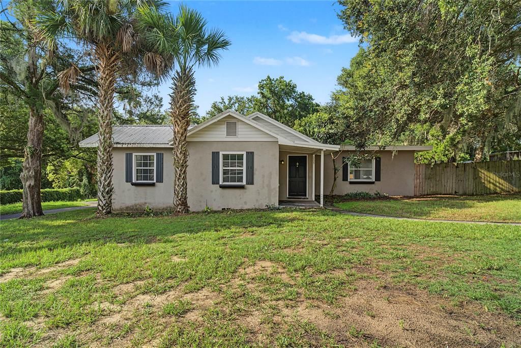 For Sale: $239,000 (3 beds, 2 baths, 1281 Square Feet)