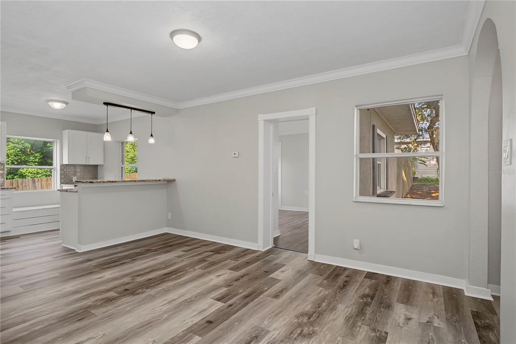 For Sale: $239,000 (3 beds, 2 baths, 1281 Square Feet)
