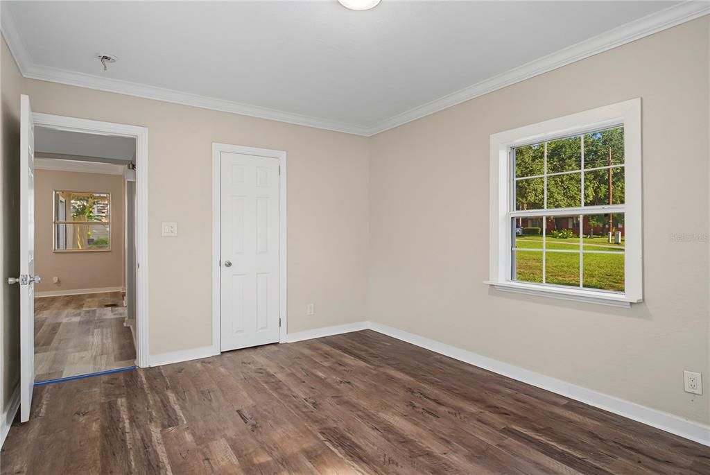 For Sale: $239,000 (3 beds, 2 baths, 1281 Square Feet)