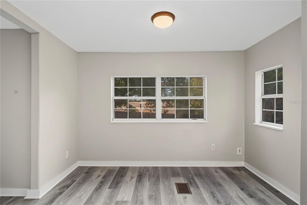 For Sale: $239,000 (3 beds, 2 baths, 1281 Square Feet)