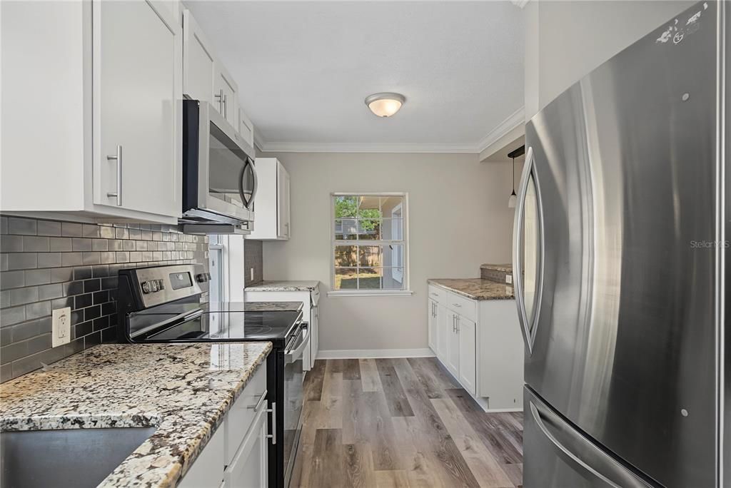 For Sale: $239,000 (3 beds, 2 baths, 1281 Square Feet)