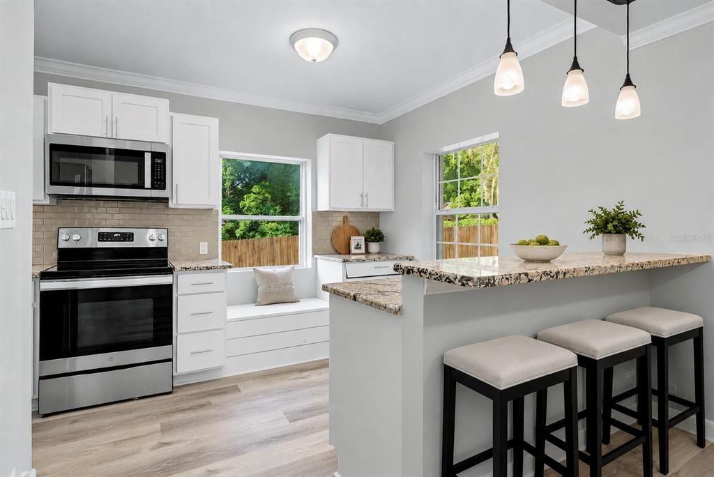 For Sale: $239,000 (3 beds, 2 baths, 1281 Square Feet)