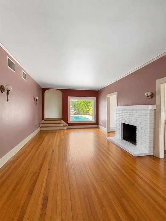 For Rent: $4,800 (3 beds, 1 baths, 1890 Square Feet)