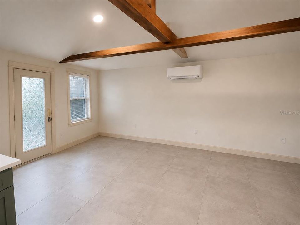 For Rent: $4,800 (3 beds, 1 baths, 1890 Square Feet)