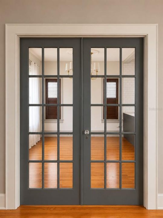 For Rent: $4,800 (3 beds, 1 baths, 1890 Square Feet)