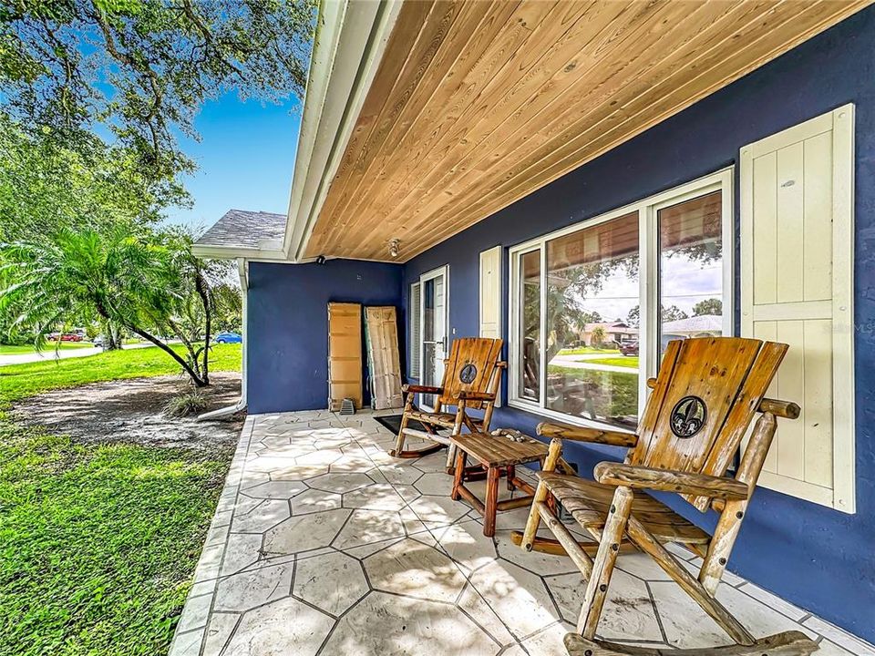 For Sale: $394,900 (3 beds, 2 baths, 1647 Square Feet)