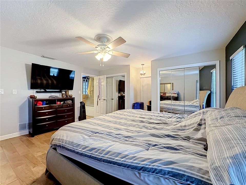For Sale: $394,900 (3 beds, 2 baths, 1647 Square Feet)