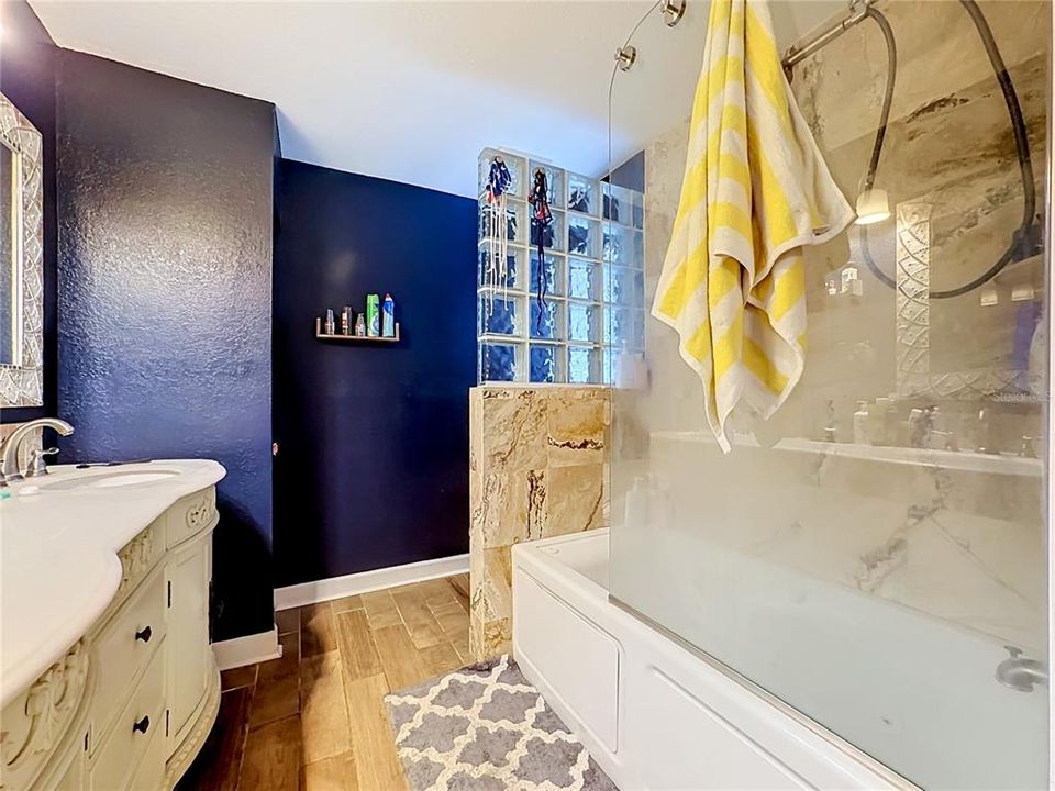 For Sale: $394,900 (3 beds, 2 baths, 1647 Square Feet)
