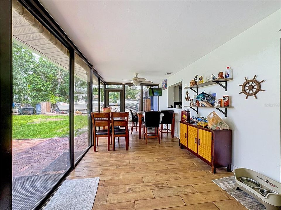 For Sale: $394,900 (3 beds, 2 baths, 1647 Square Feet)