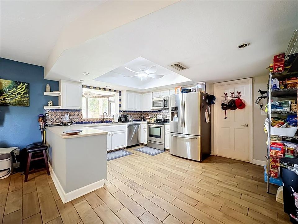 For Sale: $394,900 (3 beds, 2 baths, 1647 Square Feet)