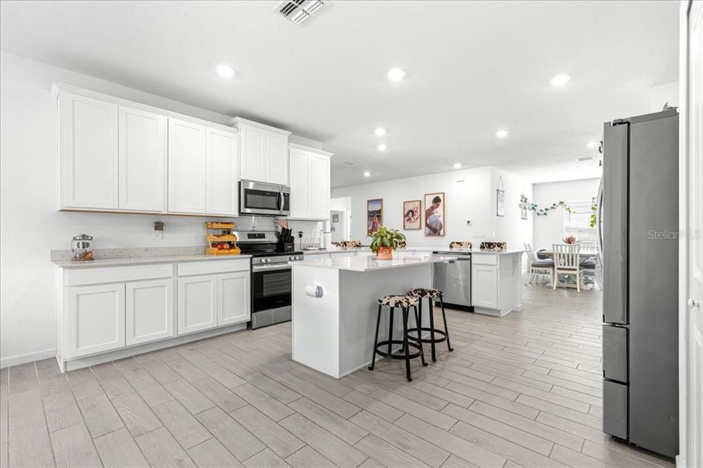 For Sale: $354,000 (4 beds, 3 baths, 2292 Square Feet)