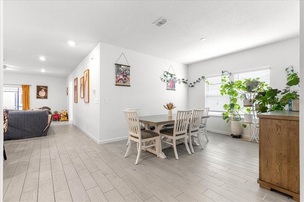 For Sale: $354,000 (4 beds, 3 baths, 2292 Square Feet)
