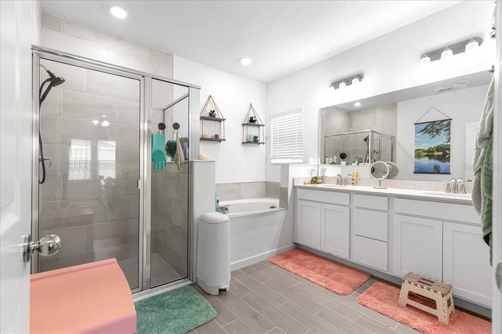 For Sale: $354,000 (4 beds, 3 baths, 2292 Square Feet)