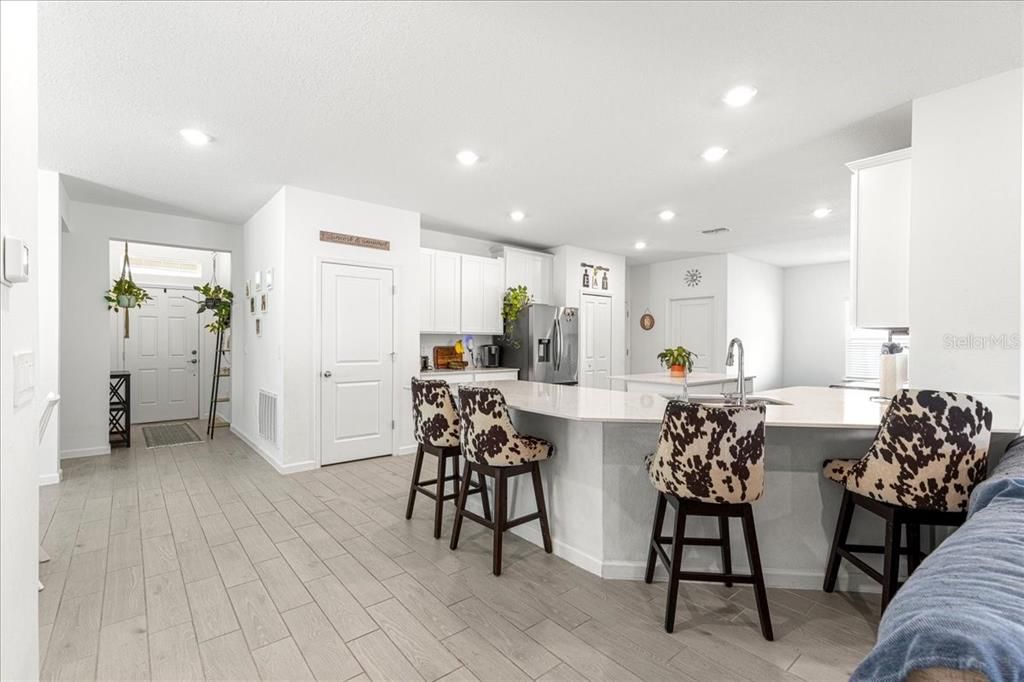 For Sale: $354,000 (4 beds, 3 baths, 2292 Square Feet)