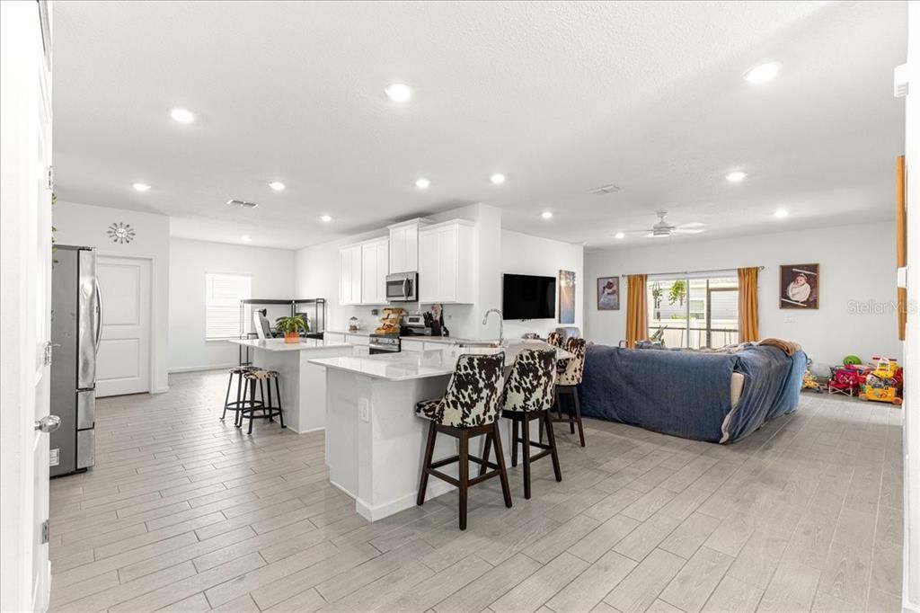 For Sale: $354,000 (4 beds, 3 baths, 2292 Square Feet)
