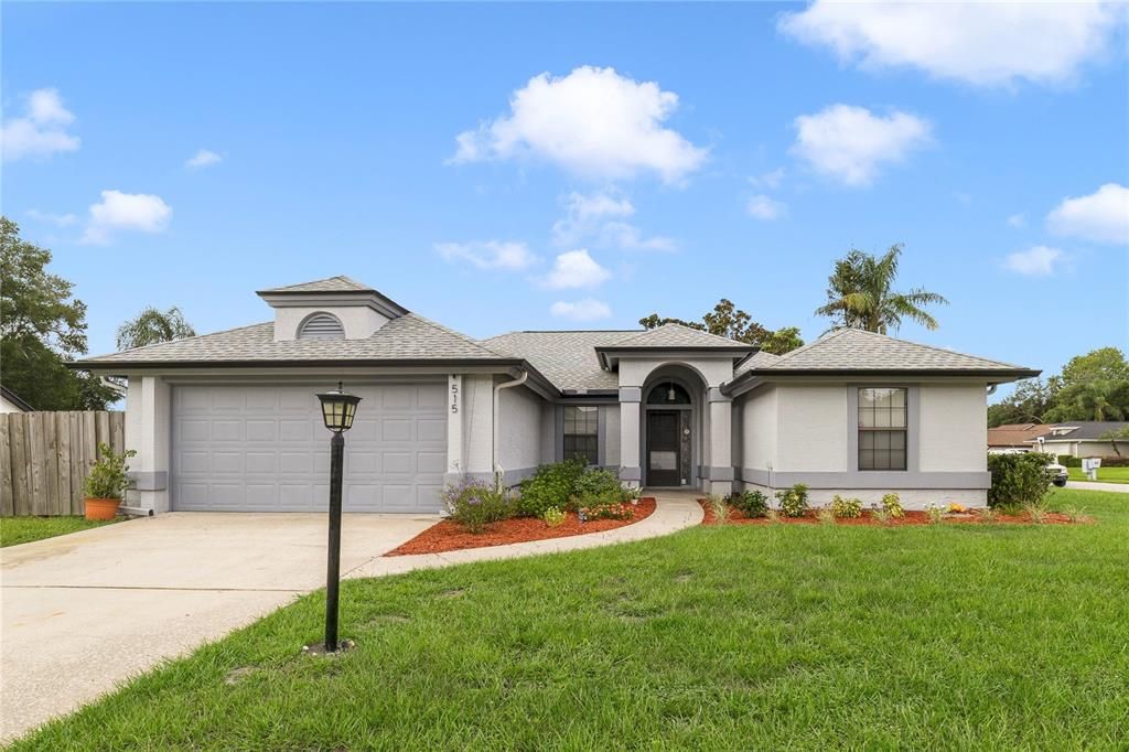 Active With Contract: $475,000 (4 beds, 2 baths, 1605 Square Feet)