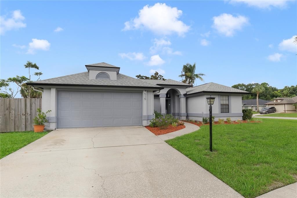 Active With Contract: $475,000 (4 beds, 2 baths, 1605 Square Feet)