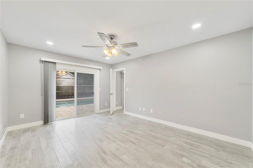 Active With Contract: $475,000 (4 beds, 2 baths, 1605 Square Feet)