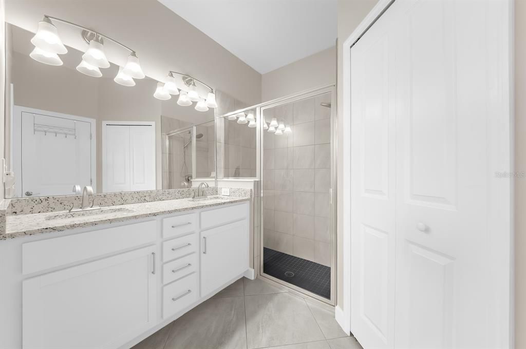 Под контрактом: $350,000 (3 спален, 2 ванн, 1414 Квадратных фут)