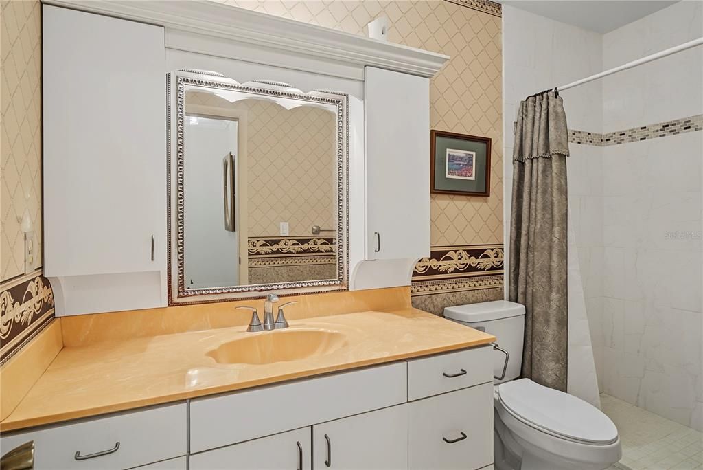 На продажу: $165,000 (2 спален, 2 ванн, 1008 Квадратных фут)