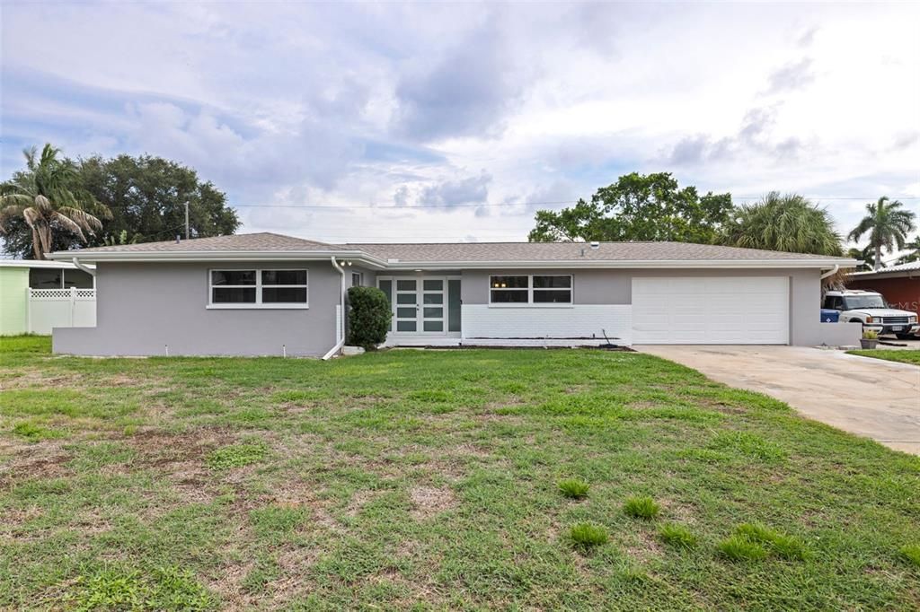 Activo con contrato: $499,000 (3 camas, 3 baños, 1964 Pies cuadrados)