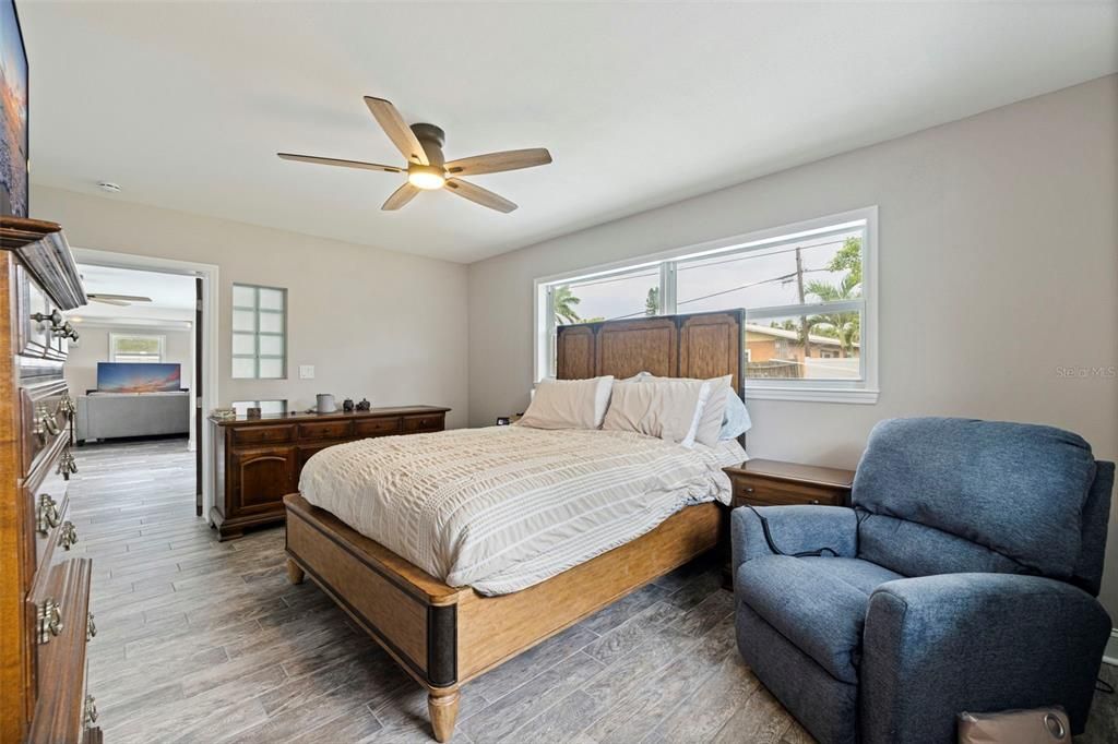 Activo con contrato: $499,000 (3 camas, 3 baños, 1964 Pies cuadrados)