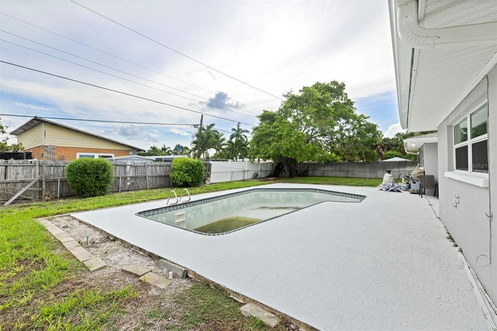 Activo con contrato: $499,000 (3 camas, 3 baños, 1964 Pies cuadrados)