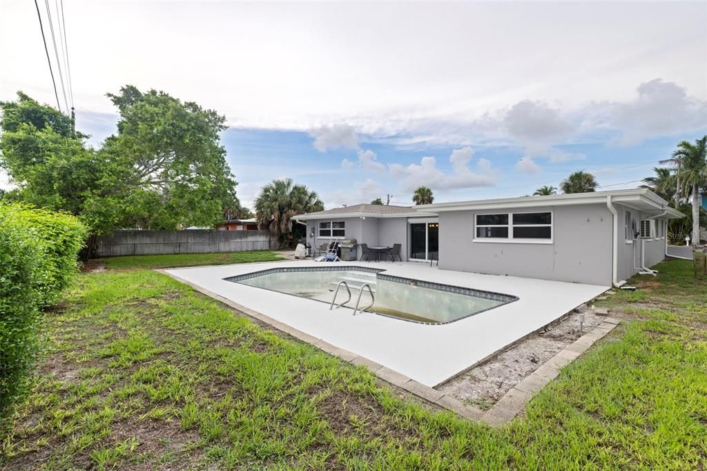 Activo con contrato: $499,000 (3 camas, 3 baños, 1964 Pies cuadrados)