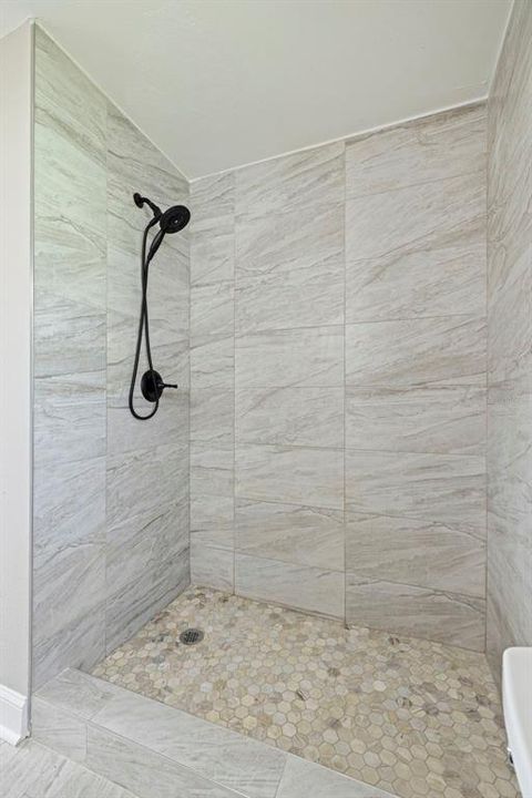 Activo con contrato: $499,000 (3 camas, 3 baños, 1964 Pies cuadrados)