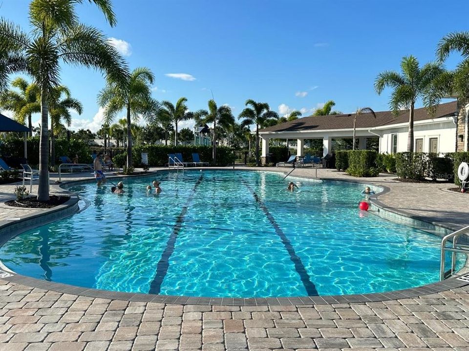 For Sale: $785,000 (5 beds, 3 baths, 2631 Square Feet)