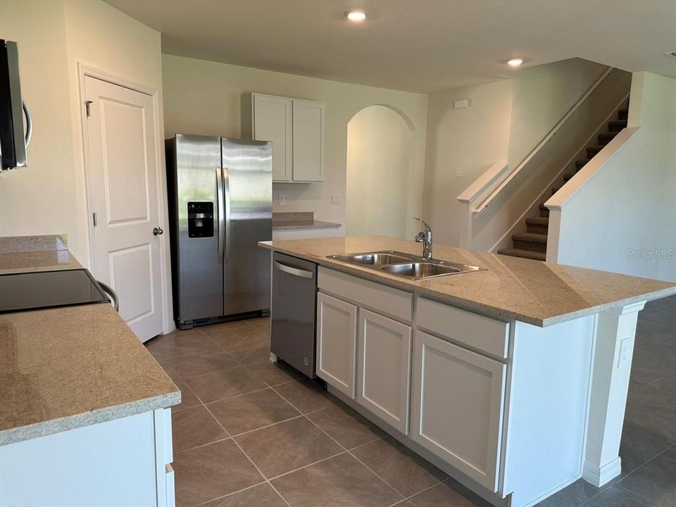 For Sale: $785,000 (5 beds, 3 baths, 2631 Square Feet)