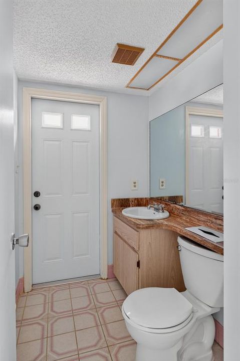 En Venta: $438,000 (3 camas, 3 baños, 1910 Pies cuadrados)