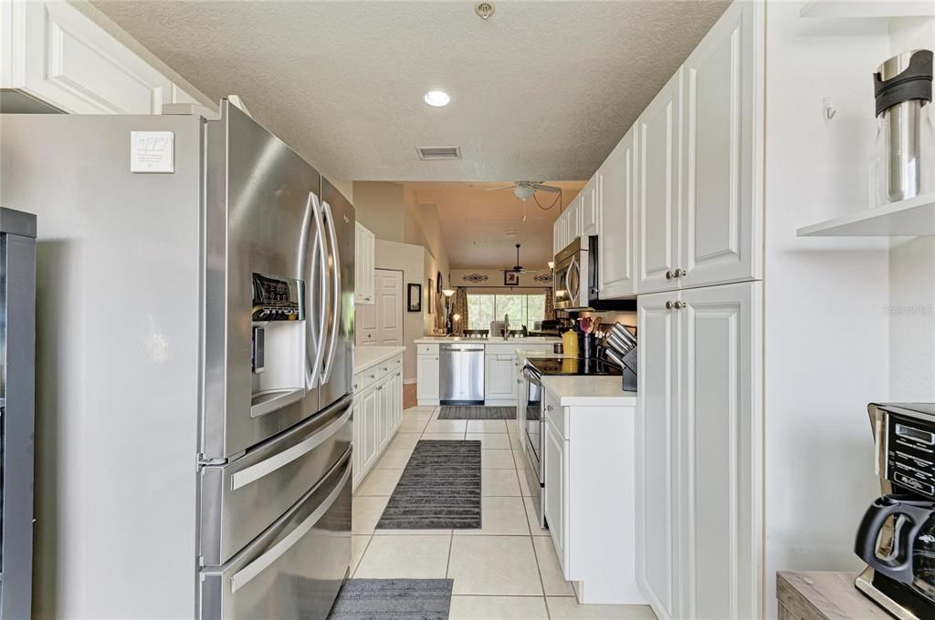 For Sale: $275,000 (2 beds, 2 baths, 1406 Square Feet)