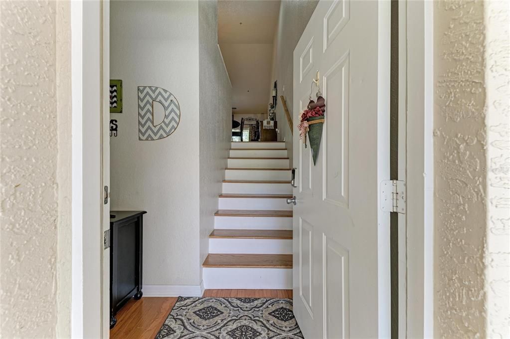 For Sale: $275,000 (2 beds, 2 baths, 1406 Square Feet)