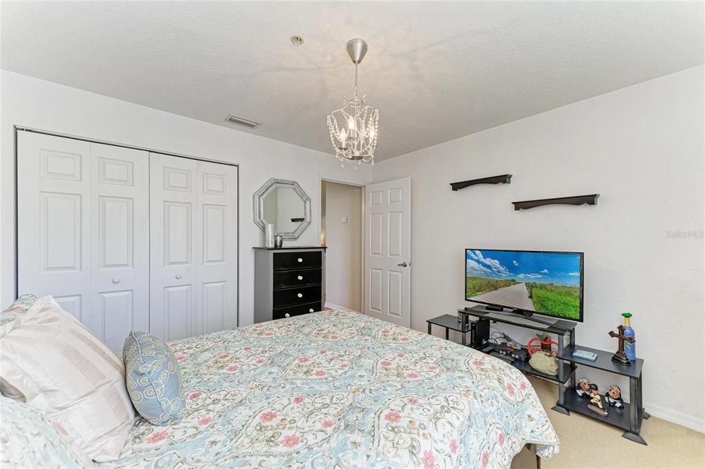 For Sale: $275,000 (2 beds, 2 baths, 1406 Square Feet)