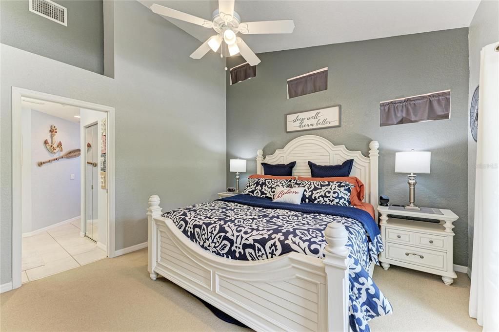 For Sale: $275,000 (2 beds, 2 baths, 1406 Square Feet)