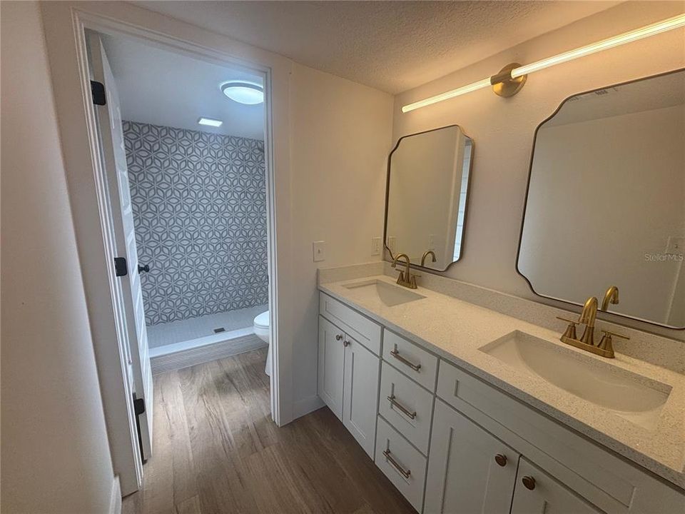 На продажу: $369,900 (3 спален, 2 ванн, 1208 Квадратных фут)